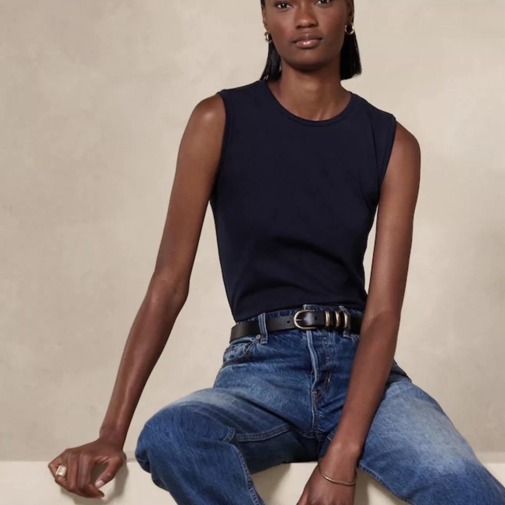 Banana Republic tee NWT